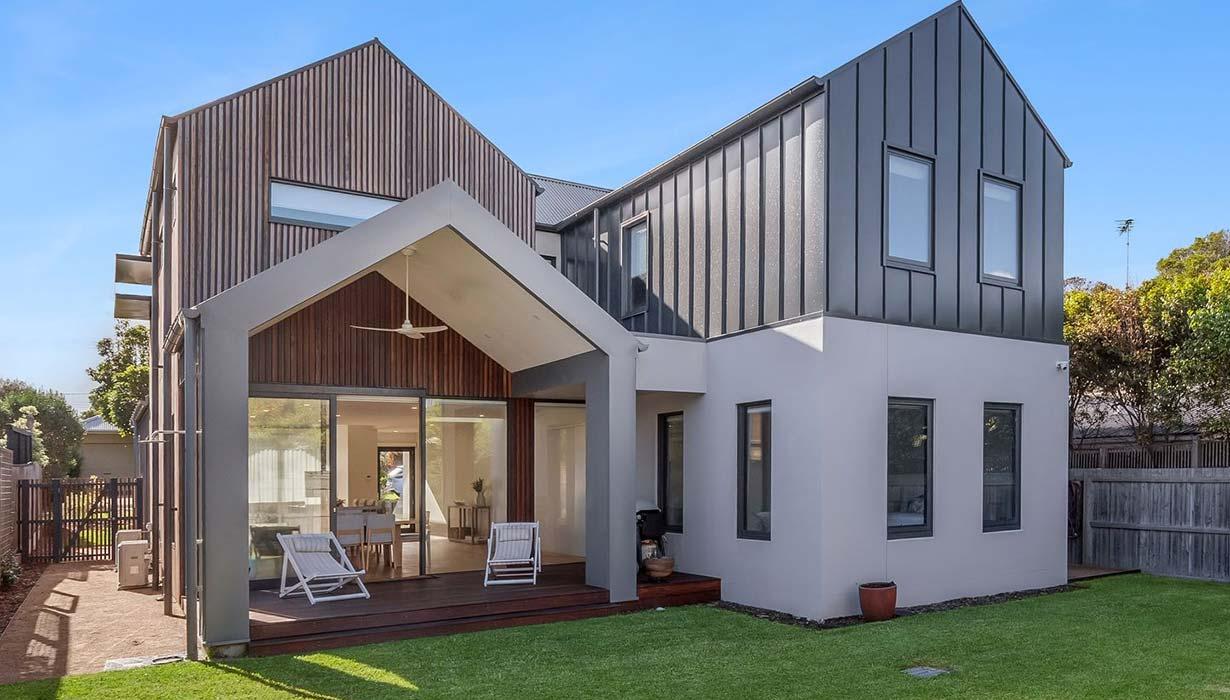 Knockdown rebuild home in Point Lonsdale